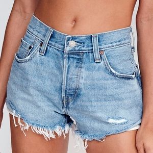 Levi’s 501 Cutoff Denim Shorts - Med Wash